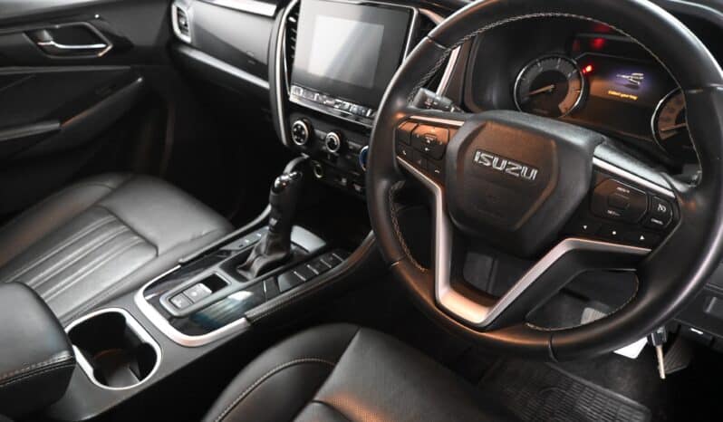 ISUZU MU-X 3.0 A/T full