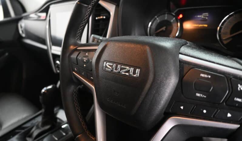 ISUZU MU-X 3.0 A/T full