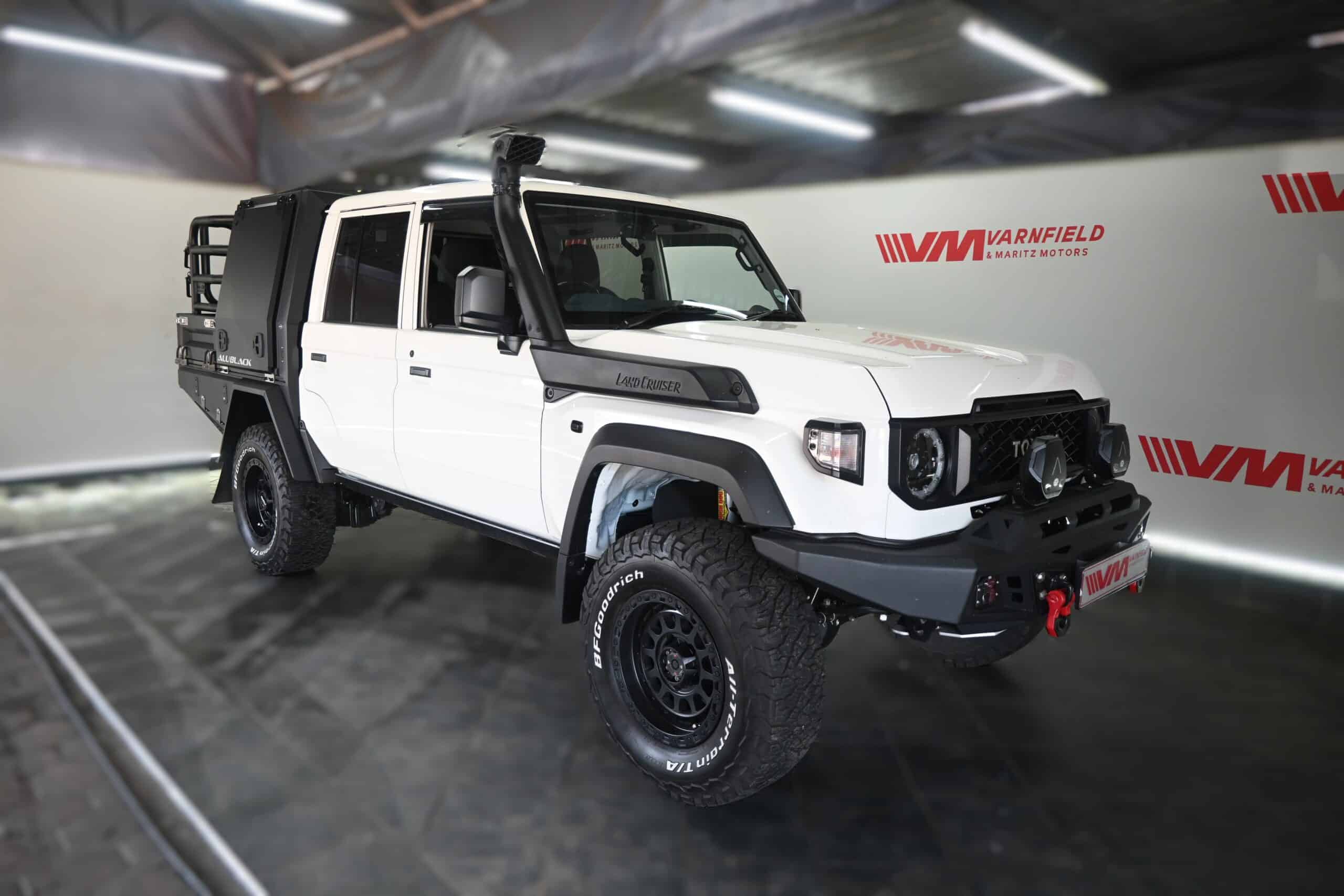 TOYOTA LAND CRUISER 79 2.8GD-6 A/T D/C
