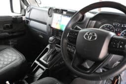 TOYOTA LAND CRUISER 79 2.8GD-6 A/T D/C full
