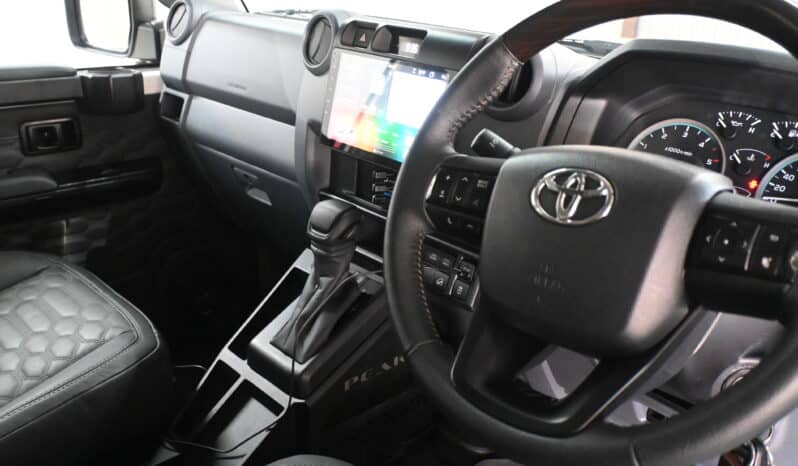 TOYOTA LAND CRUISER 79 2.8GD-6 A/T D/C full