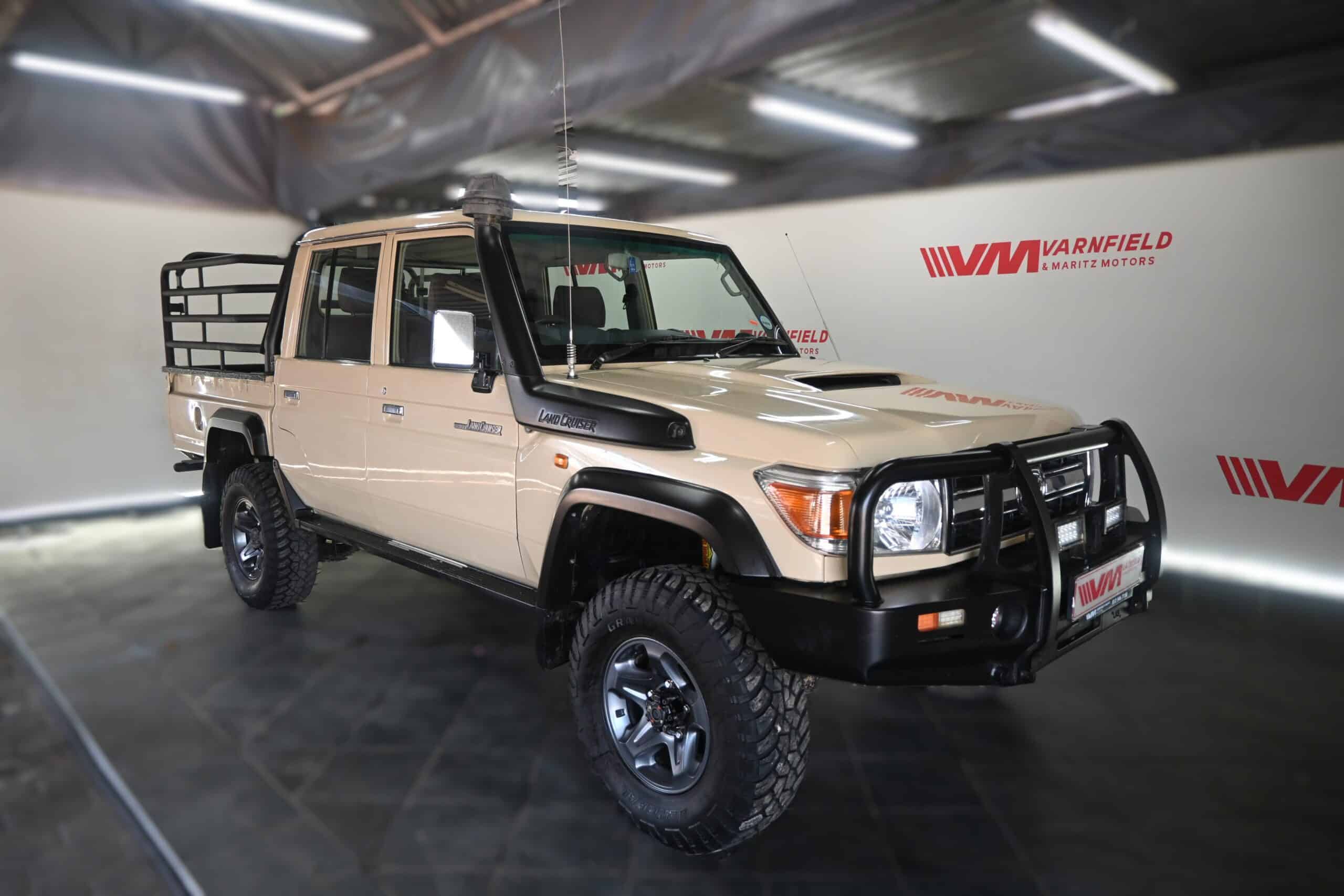 TOYOTA LAND CRUISER 79 4.5D P/U D/C