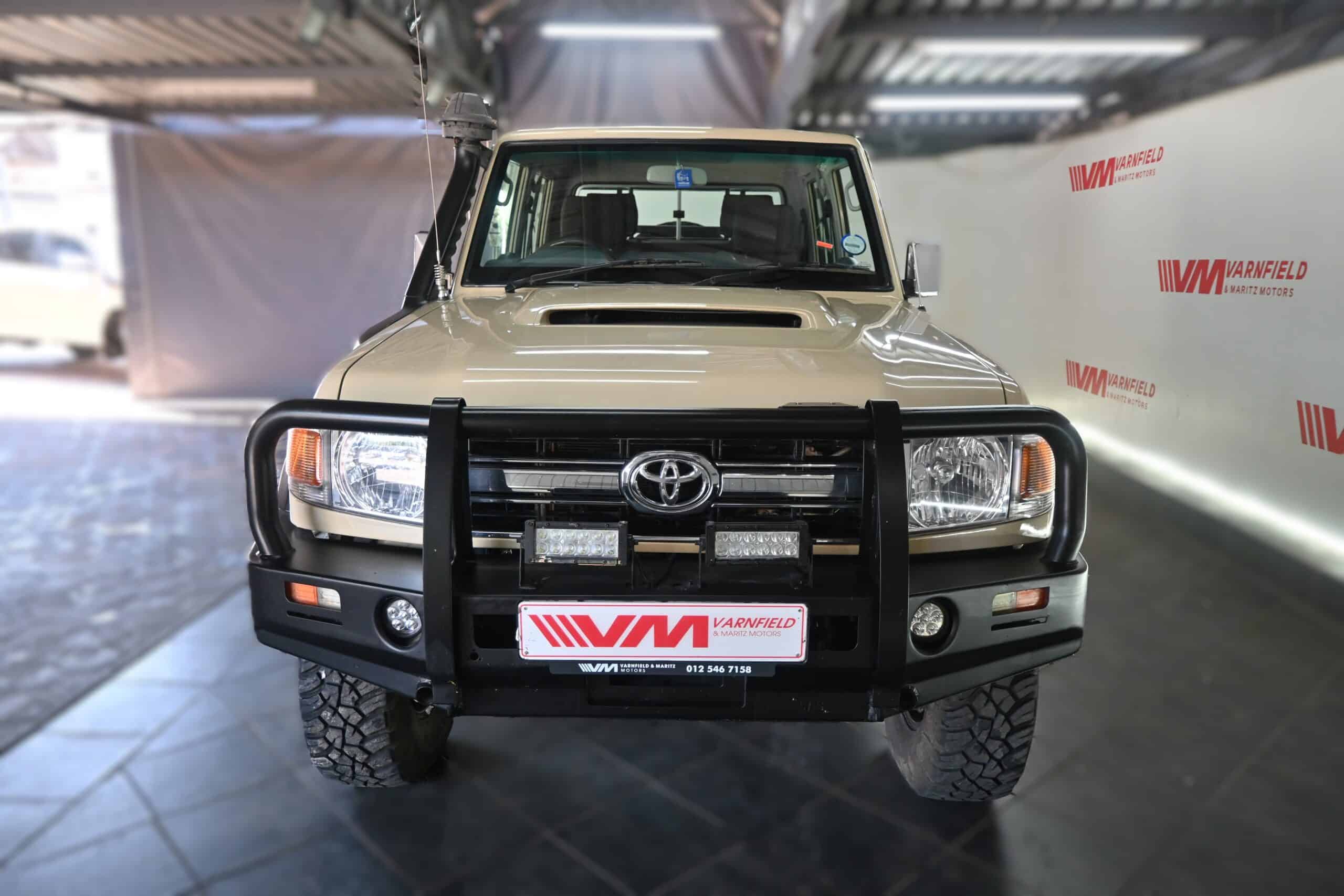TOYOTA LAND CRUISER 79 4.5D P/U D/C