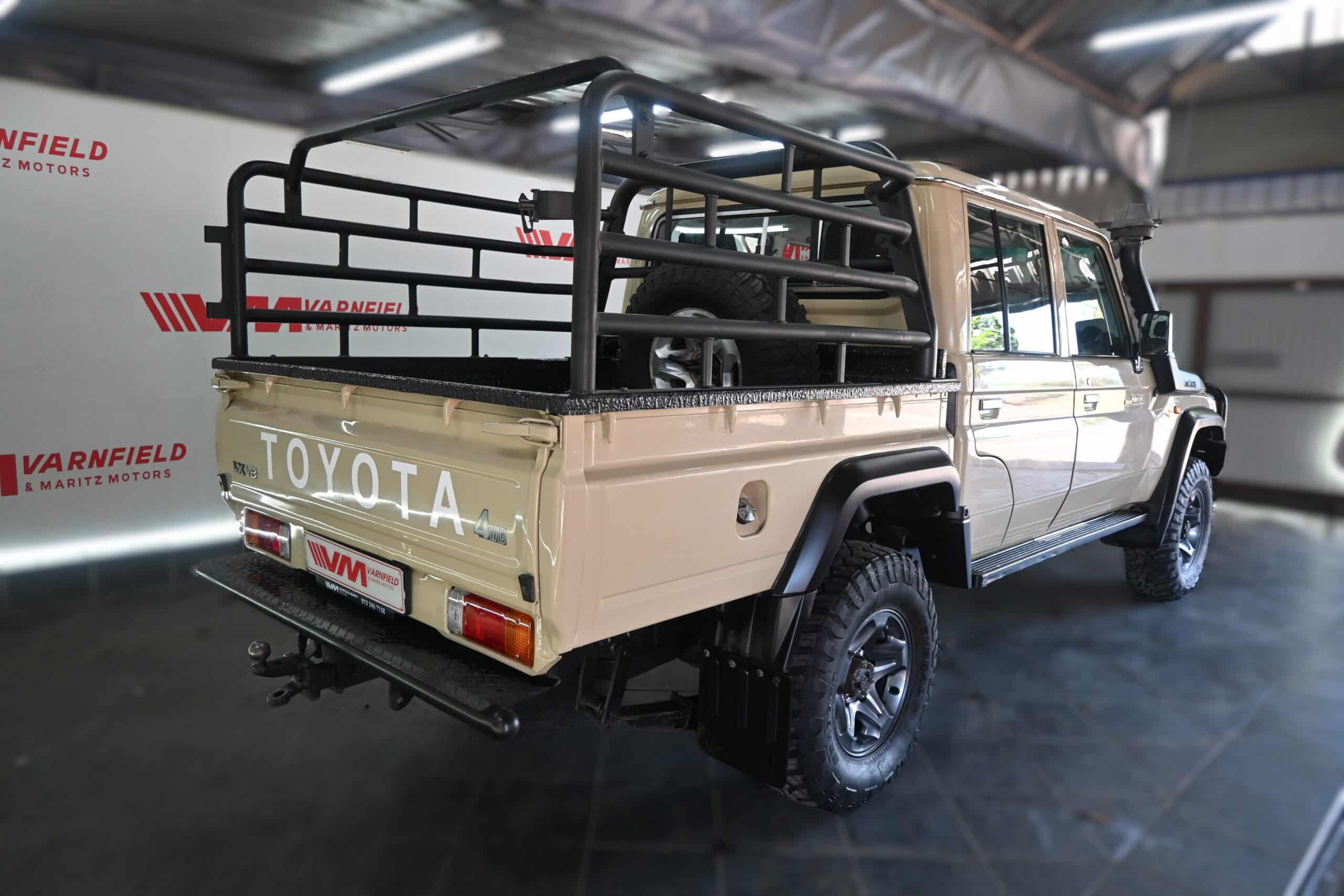 TOYOTA LAND CRUISER 79 4.5D P/U D/C