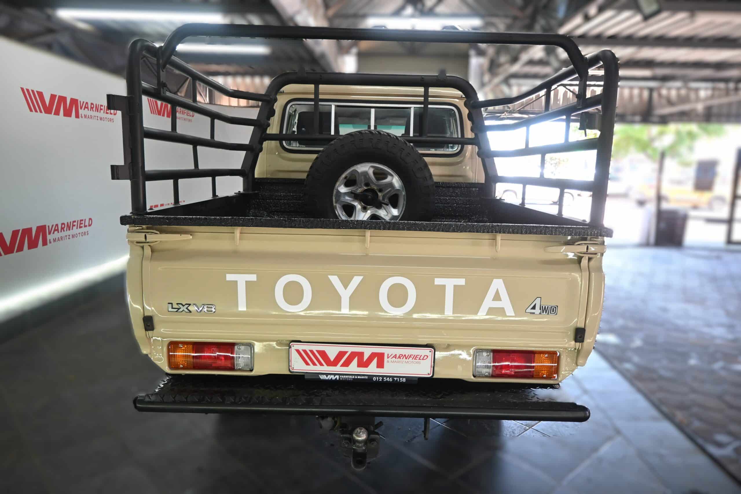 TOYOTA LAND CRUISER 79 4.5D P/U D/C