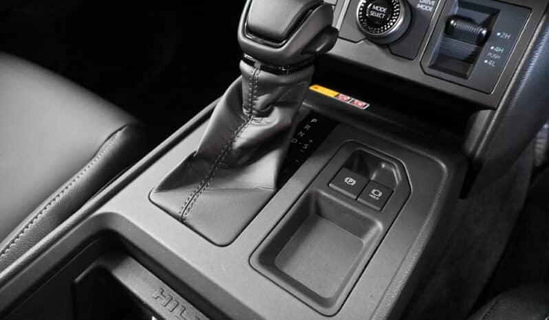 TOYOTA HILUX 2.8GD-6 RB LEG 4X4 A/T D/C HEV full