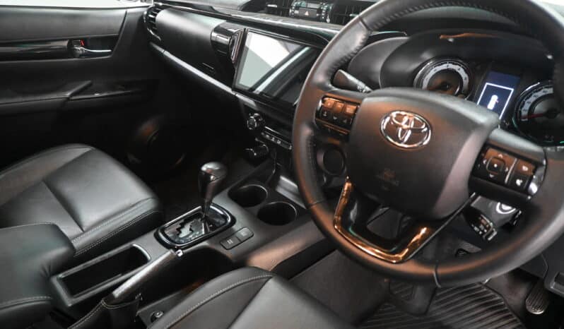 TOYOTA HILUX 2.8GD-6 RB RAIDER A/T D/C DAKAR full