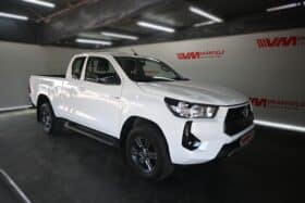 TOYOTA HILUX 2.4GD-6 RB RAIDER E/C A/T