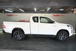 TOYOTA HILUX 2.4GD-6 RB RAIDER E/C A/T full