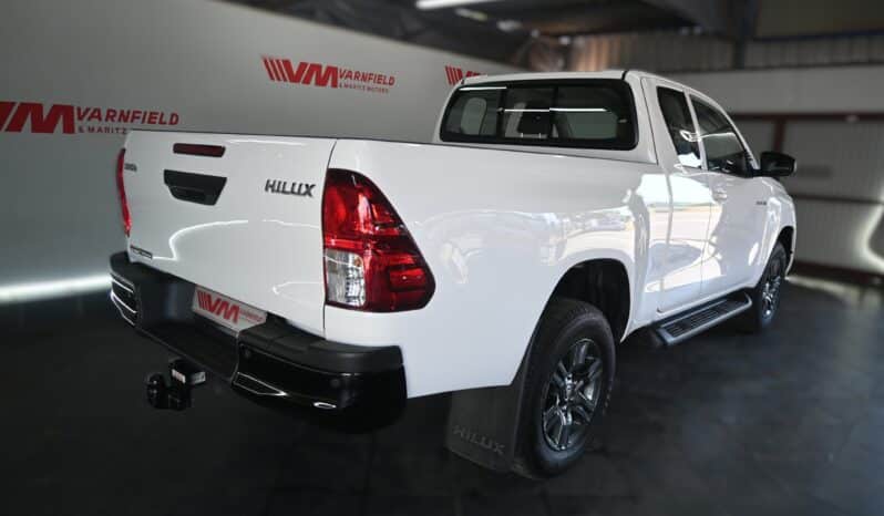 TOYOTA HILUX 2.4GD-6 RB RAIDER E/C A/T full