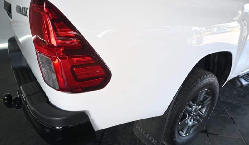 TOYOTA HILUX 2.4GD-6 RB RAIDER E/C A/T full