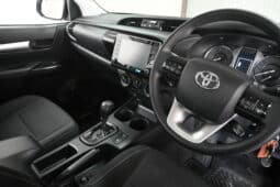 TOYOTA HILUX 2.4GD-6 RB RAIDER E/C A/T full