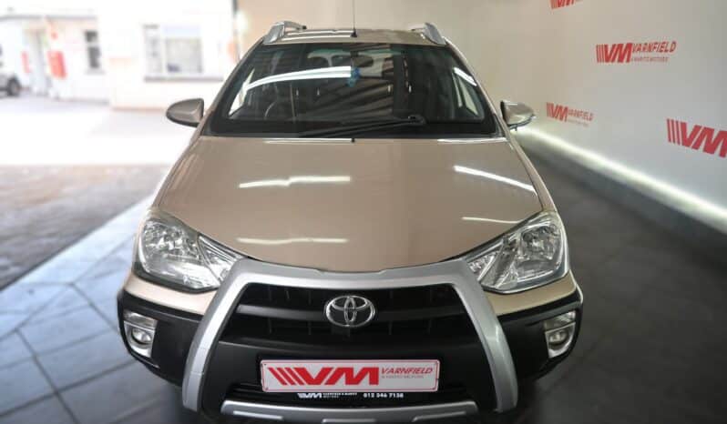 TOYOTA ETIOS CROSS 1.5 XS full