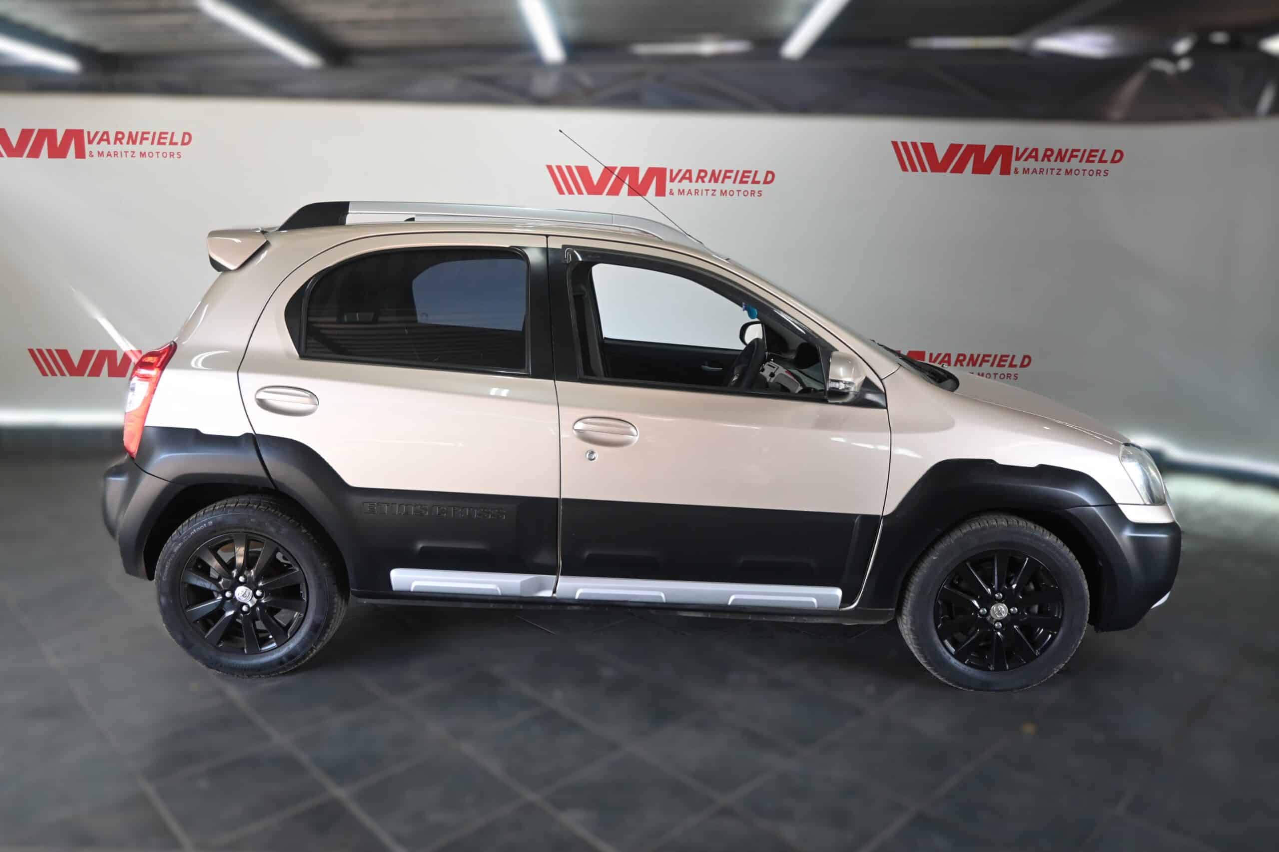 TOYOTA ETIOS CROSS 1.5 XS