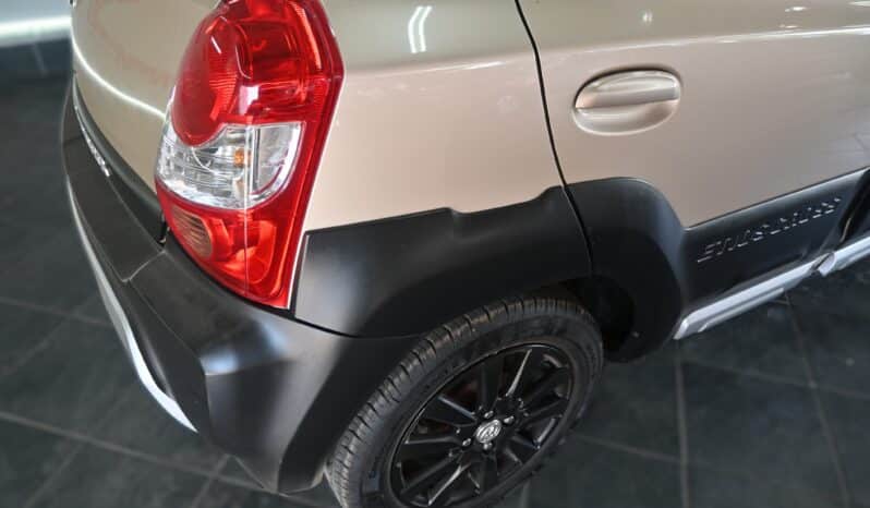 TOYOTA ETIOS CROSS 1.5 XS full