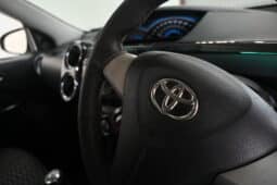 TOYOTA ETIOS CROSS 1.5 XS full
