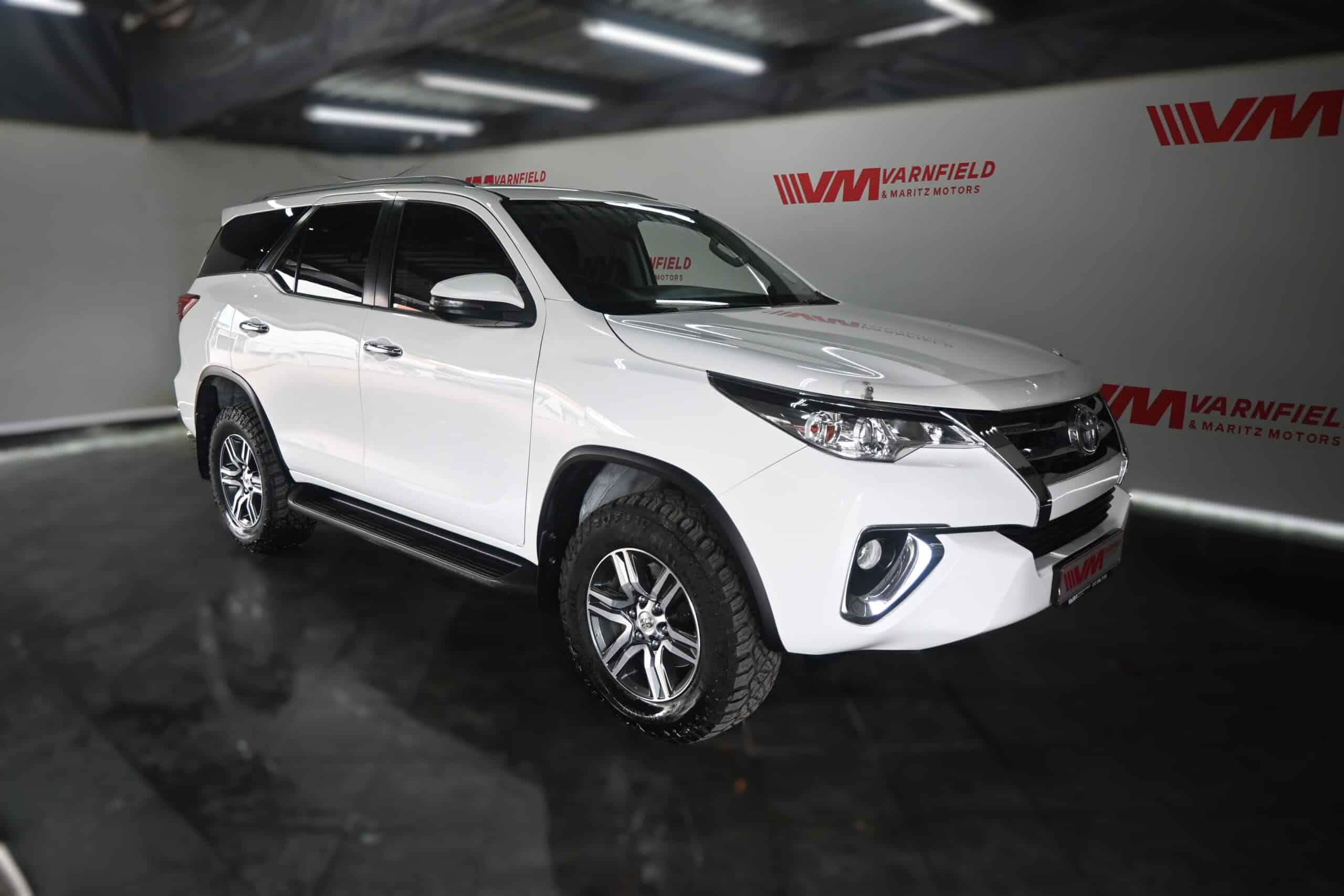 TOYOTA FORTUNER 2.4GD-6 A/T