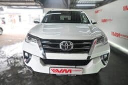 TOYOTA FORTUNER 2.4GD-6 A/T full