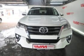 TOYOTA FORTUNER 2.4GD-6 A/T