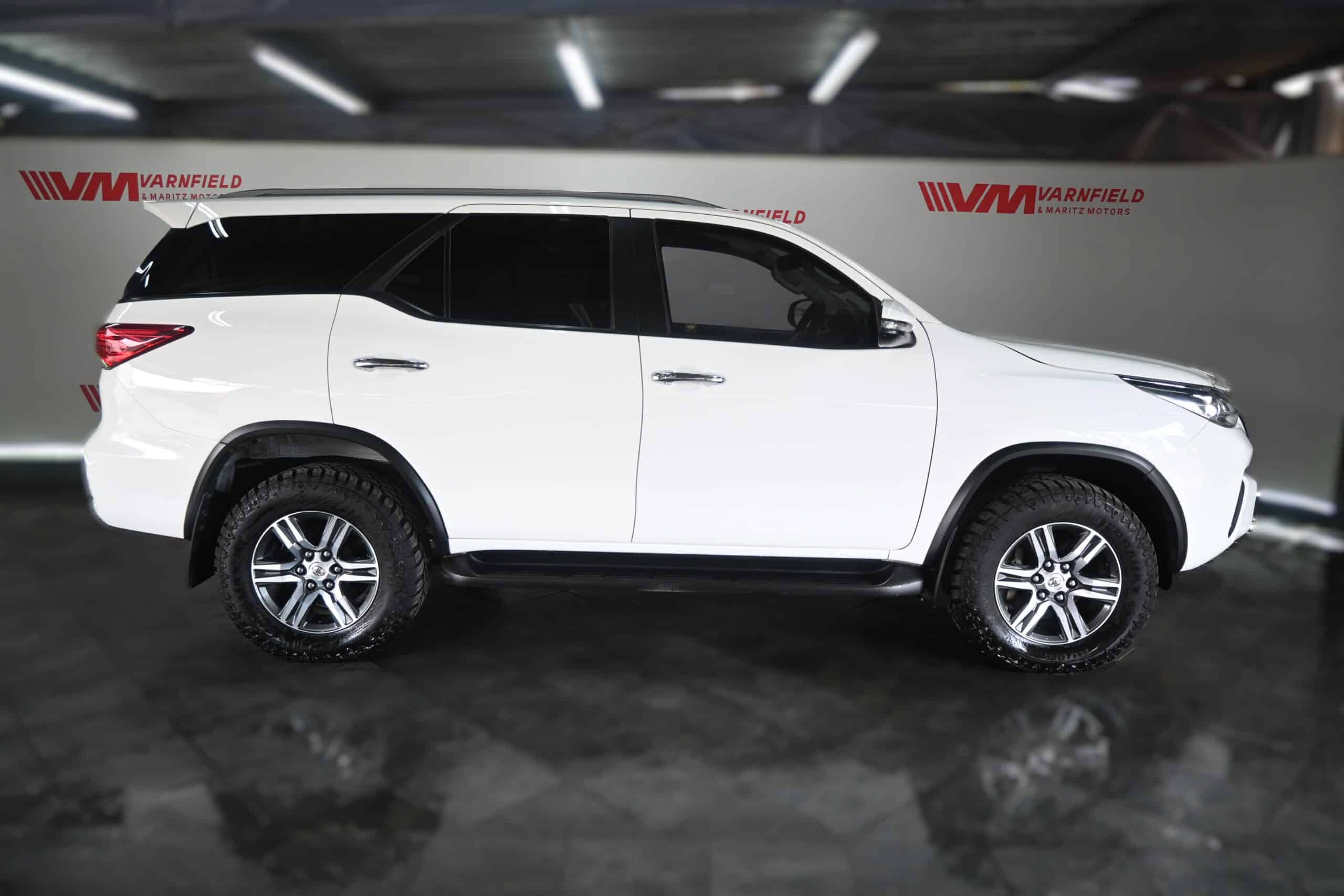TOYOTA FORTUNER 2.4GD-6 A/T
