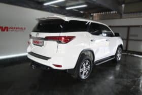 TOYOTA FORTUNER 2.4GD-6 A/T