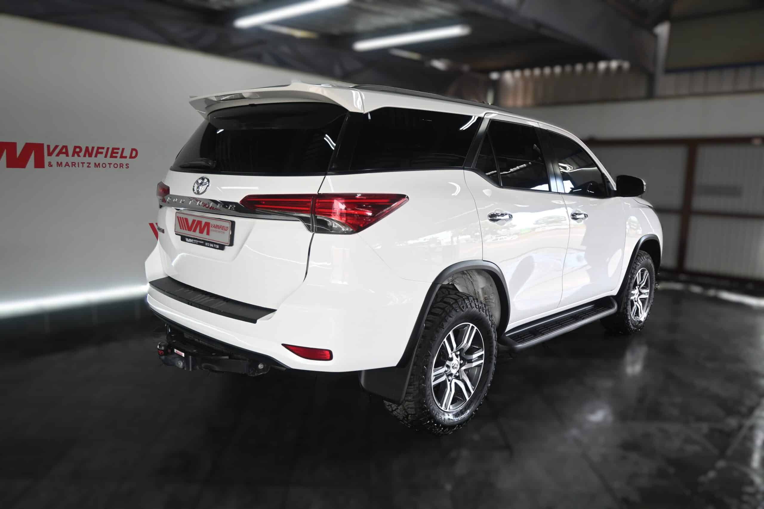 TOYOTA FORTUNER 2.4GD-6 A/T