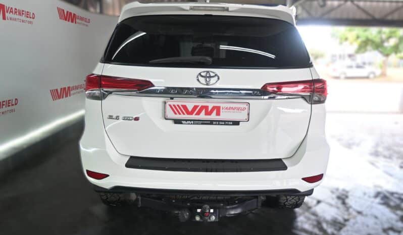TOYOTA FORTUNER 2.4GD-6 A/T full