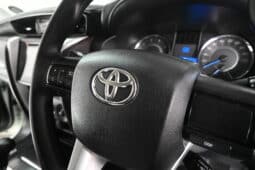 TOYOTA FORTUNER 2.4GD-6 A/T full