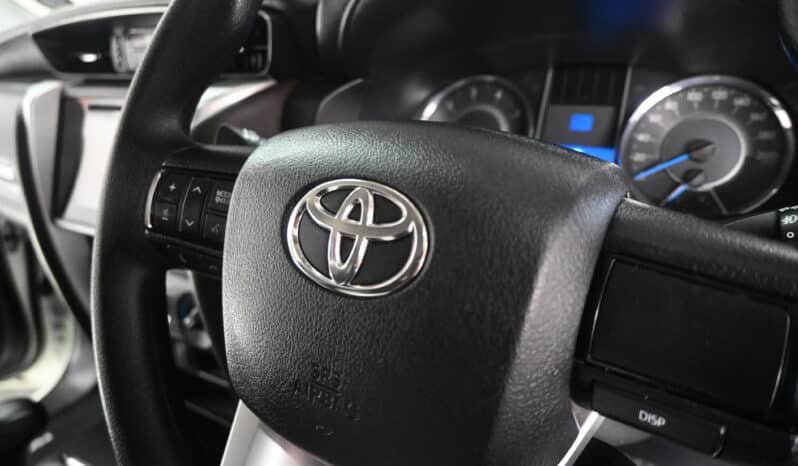 TOYOTA FORTUNER 2.4GD-6 A/T full