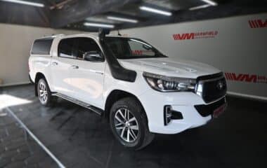 TOYOTA HILUX 2.8GD-6 4X4 A/T D/C