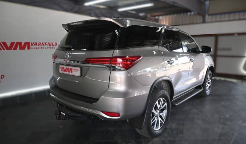 TOYOTA FORTUNER 2.8GD-6 A/T full