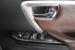 TOYOTA FORTUNER 2.8GD-6 A/T full