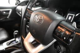 TOYOTA FORTUNER 2.8GD-6 A/T full