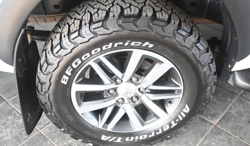 TOYOTA HILUX 2.8GD-6 RB RAIDER A/T D/C DAKAR full