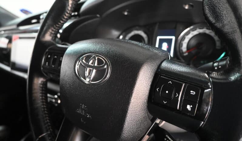 TOYOTA HILUX 2.8GD-6 RB RAIDER A/T D/C DAKAR full