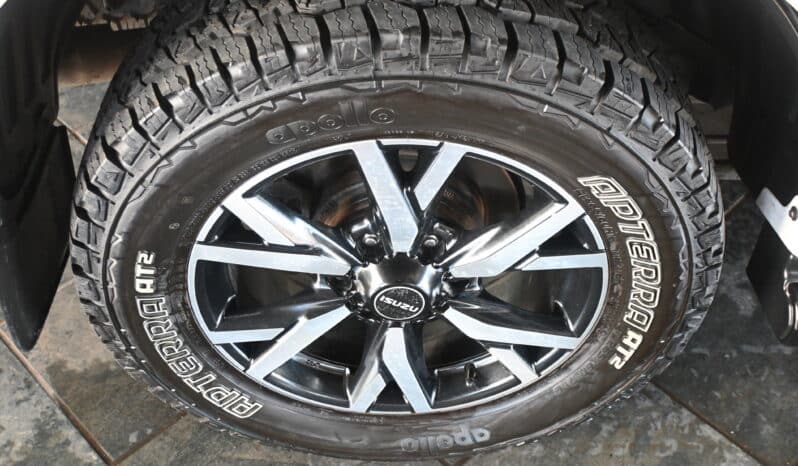 ISUZU MU-X 3.0D 4X4 A/T full