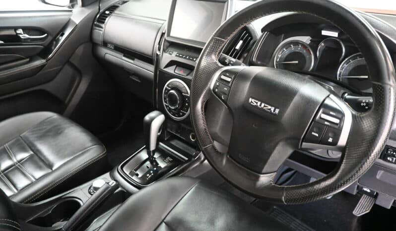 ISUZU MU-X 3.0D 4X4 A/T full