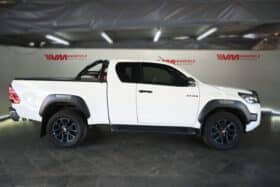 TOYOTA HILUX 2.8GD-6 LEGEND E/C A/T