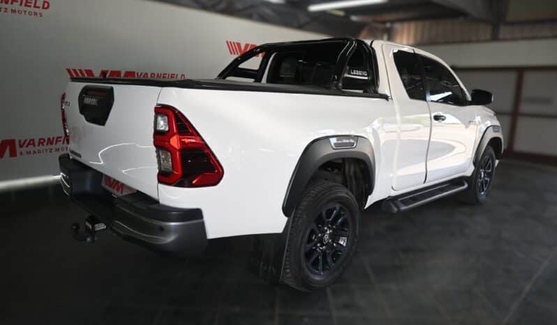 TOYOTA HILUX 2.8GD-6 LEGEND E/C A/T full