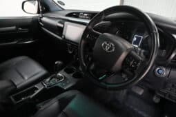 TOYOTA HILUX 2.8GD-6 RB LEGEND A/T D/C full