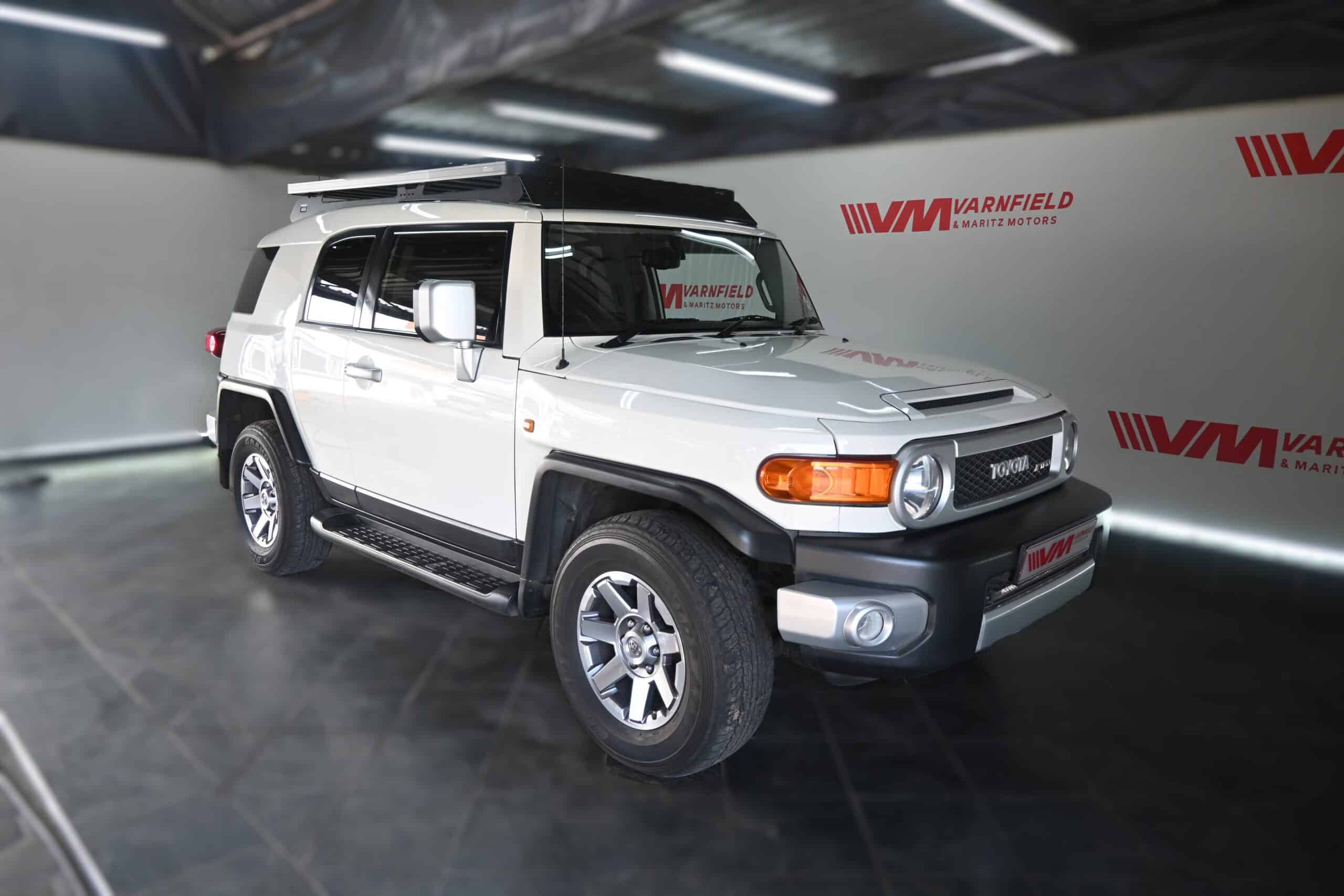 TOYOTA LAND CRUISER FJ 4.0 V6 A/T