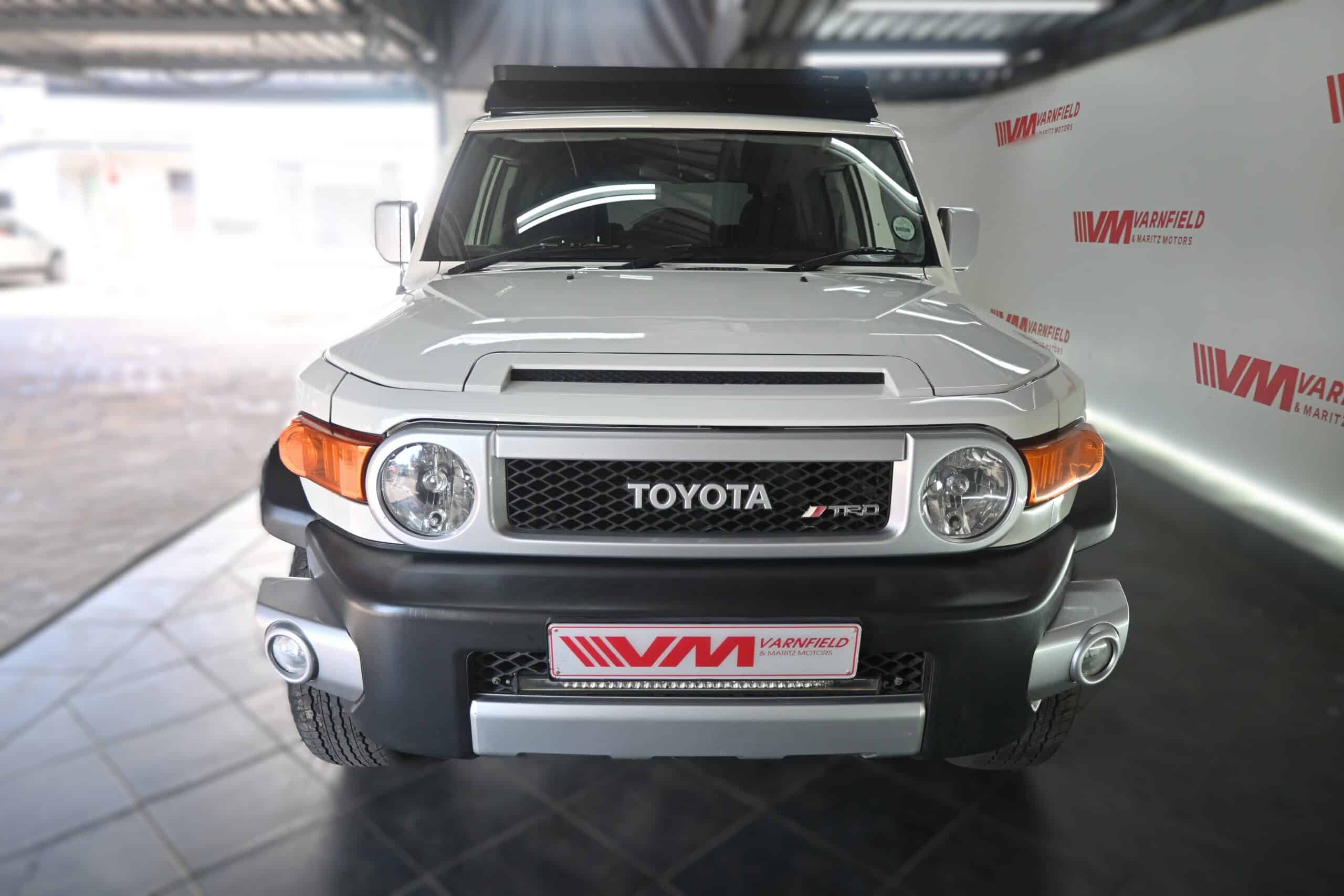 TOYOTA LAND CRUISER FJ 4.0 V6 A/T