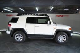 TOYOTA LAND CRUISER FJ 4.0 V6 A/T full