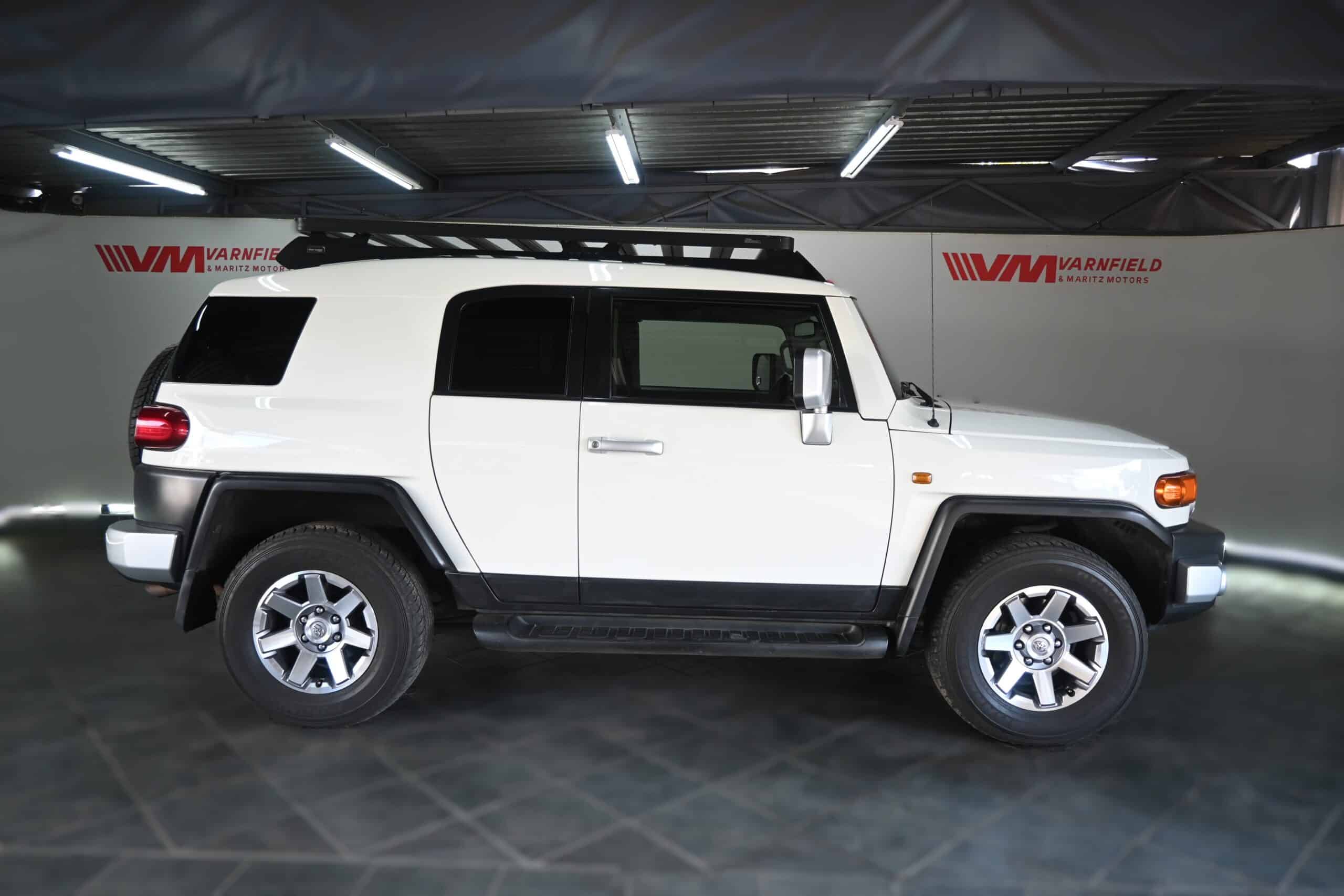 TOYOTA LAND CRUISER FJ 4.0 V6 A/T
