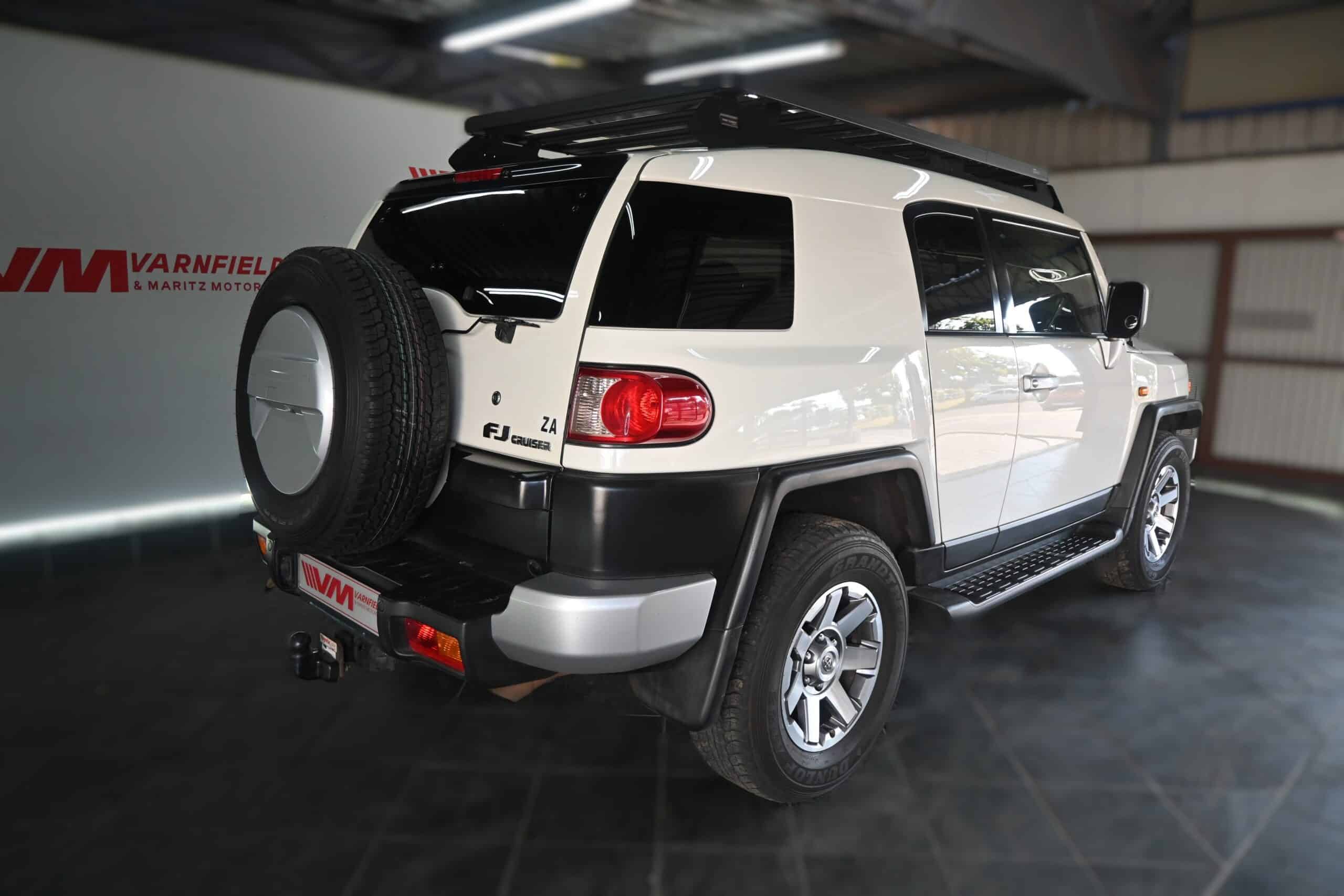 TOYOTA LAND CRUISER FJ 4.0 V6 A/T