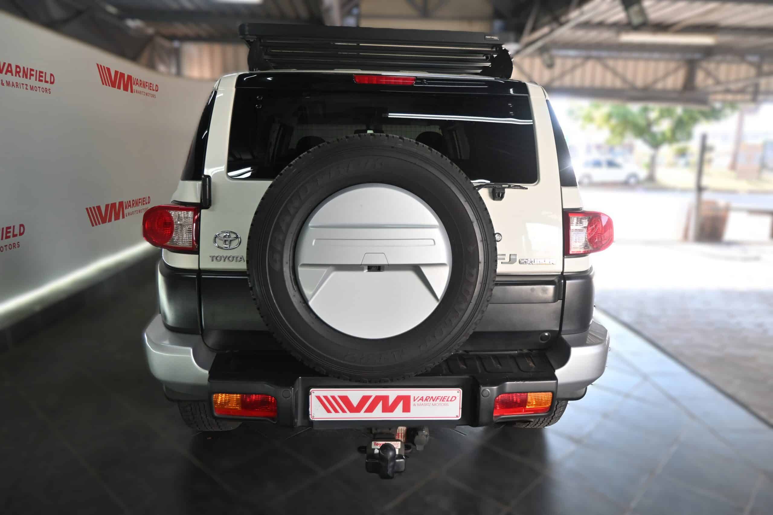 TOYOTA LAND CRUISER FJ 4.0 V6 A/T