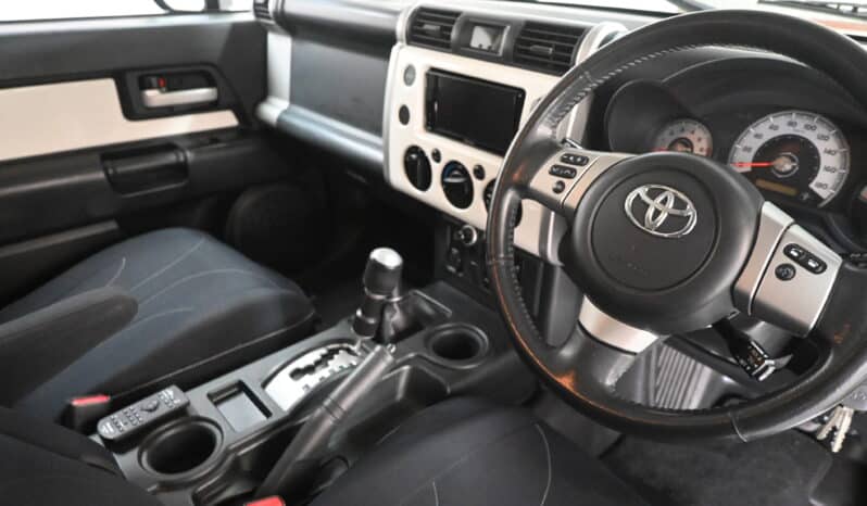TOYOTA LAND CRUISER FJ 4.0 V6 A/T full