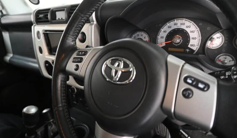 TOYOTA LAND CRUISER FJ 4.0 V6 A/T full