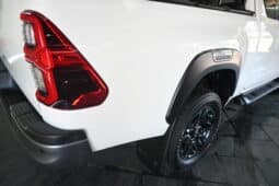 TOYOTA HILUX 2.8GD-6 LEGEND A/T E/C full