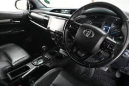 TOYOTA HILUX 2.8GD-6 LEGEND A/T E/C full